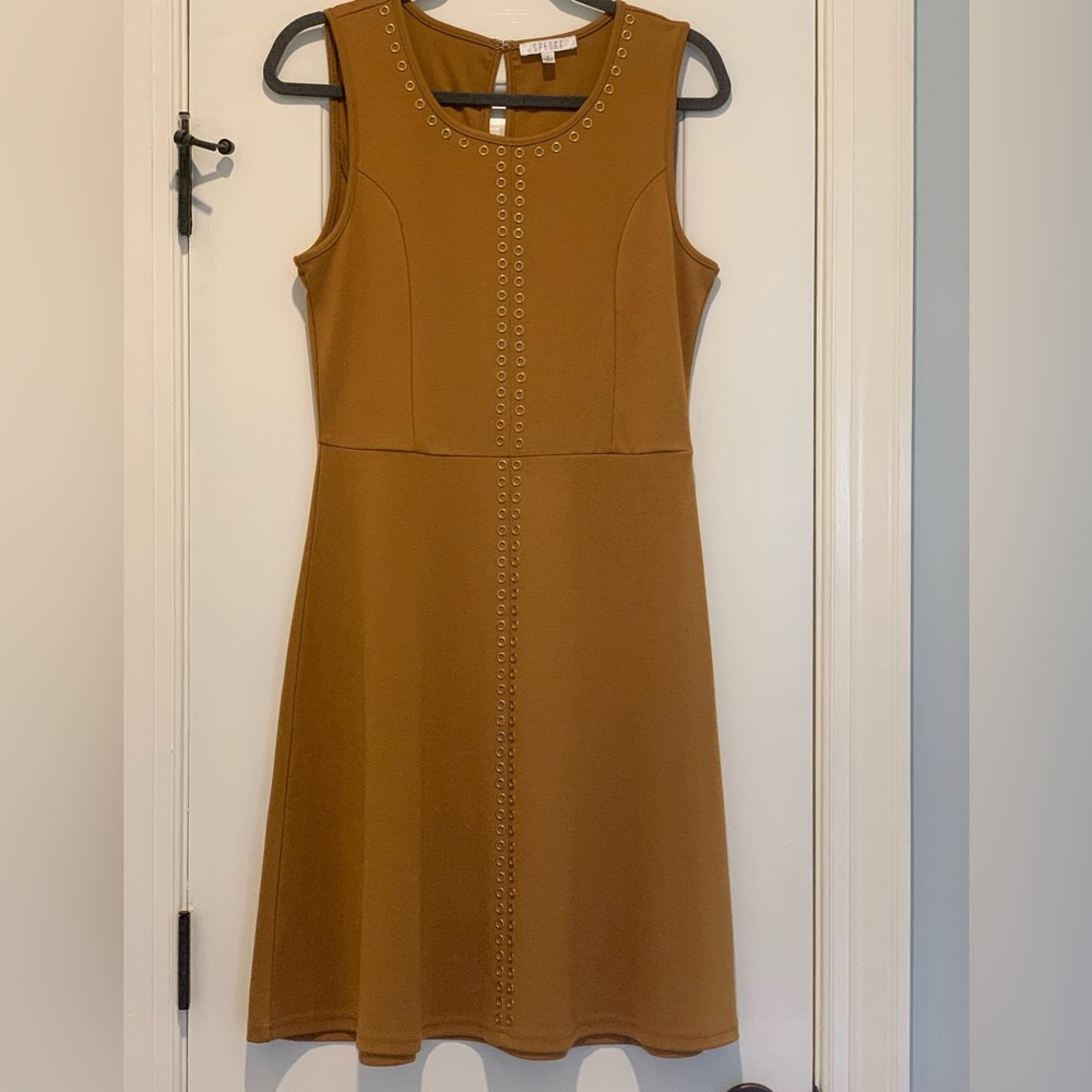 Spense| Size 8 Sleeveless Dress With Grommet Detail